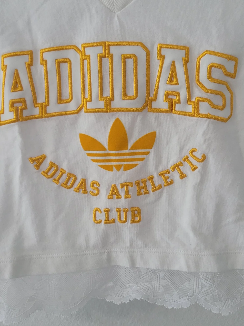 adidas White & Yellow Lace Hem Women V-Neck Logo Tee Size S - Picture 5 of 16